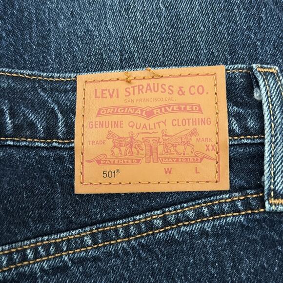 Levi’s 501 Dark Wash Button Fly Denim Jeans - Picture 4 of 6